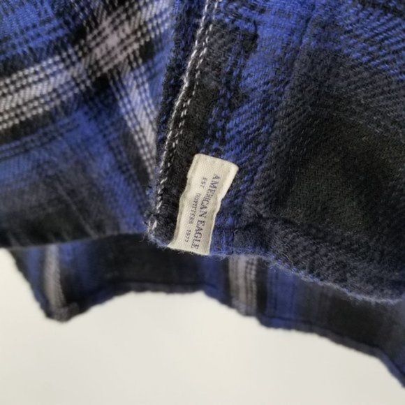 American Eagle Oversized Fit Blue and Black Plaid Flannel Shirt Size Large - Picture 8 of 11